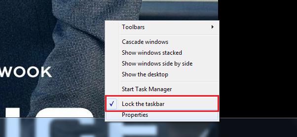 Xem thử dòng lock the taskbar đã có dấu tích màu xanh dương chưa