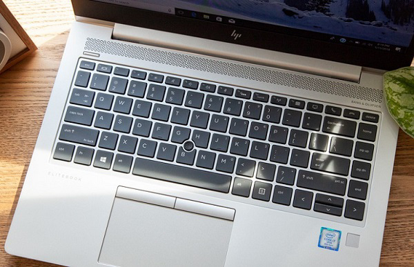 Bàn phím backlit của chiếc laptop EliteBook 840 rất là chặt chẽ